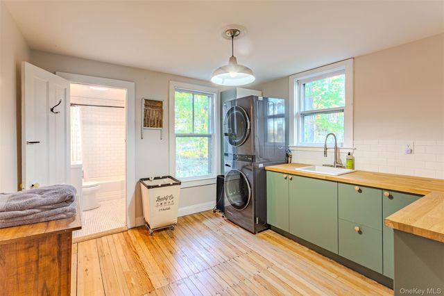 6658 State Route 52, Lake Huntington, NY 12752