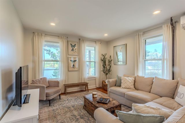 6658 State Route 52, Lake Huntington, NY 12752