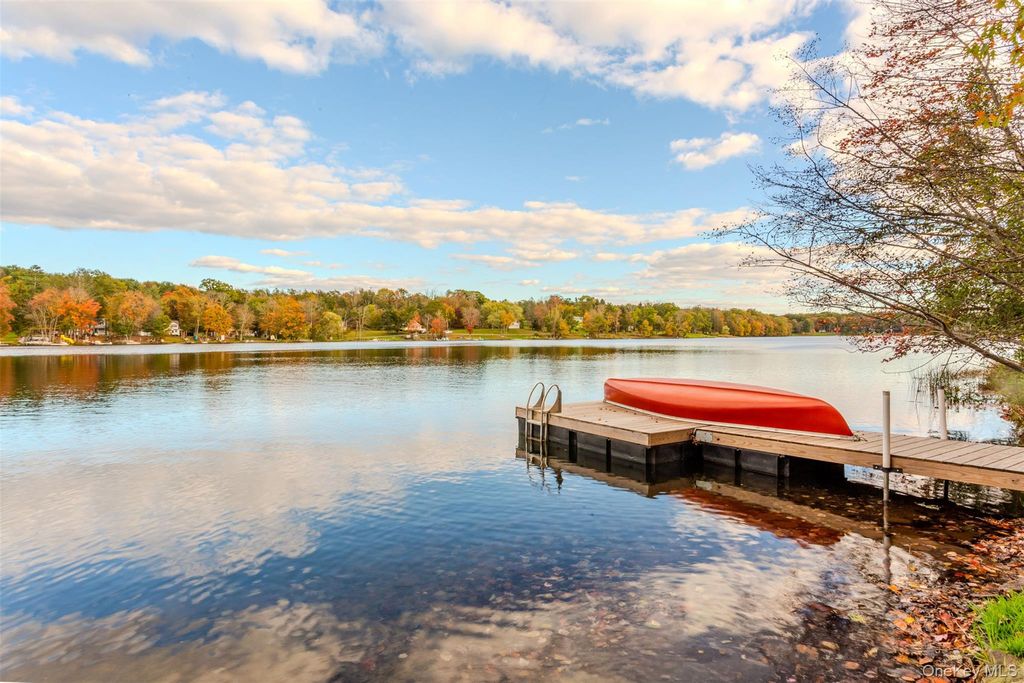 6658 State Route 52, Lake Huntington, NY 12752