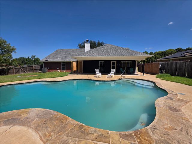 214 County Road 2504, Mineola, TX 75773