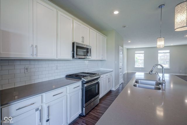 14226 Frostburg Drive, Carmel, IN 46033