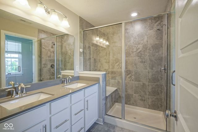 14226 Frostburg Drive, Carmel, IN 46033