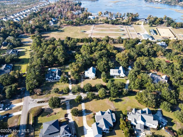 53 Ballast Point Road, Hampstead, NC 28443