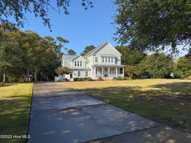 53 Ballast Point Road, Hampstead, NC 28443