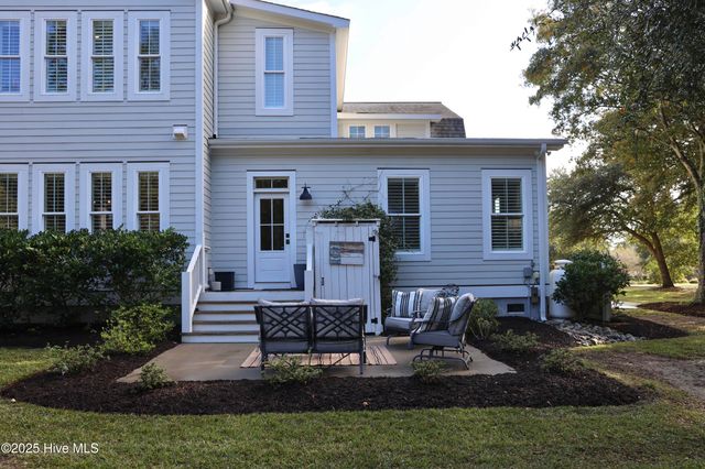 53 Ballast Point Road, Hampstead, NC 28443