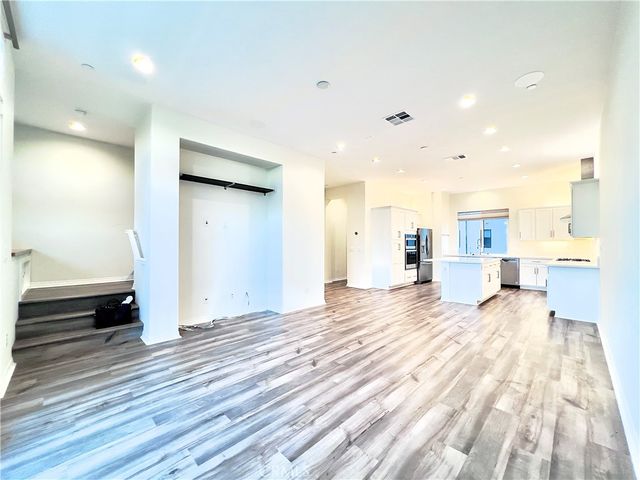 110 Keeper, Irvine, CA 92618