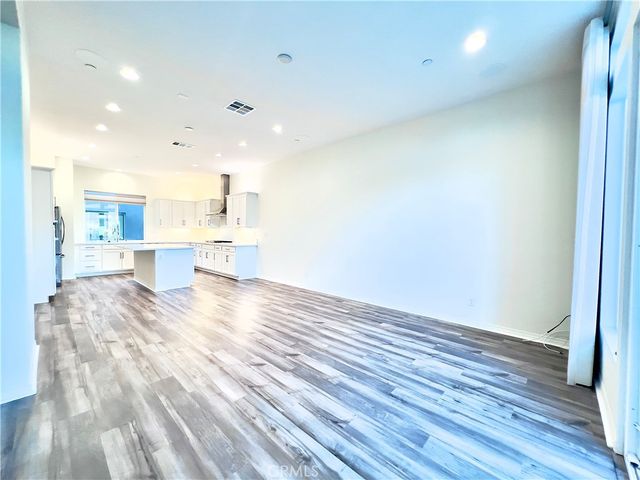 110 Keeper, Irvine, CA 92618