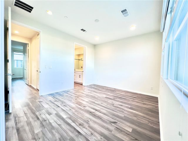 110 Keeper, Irvine, CA 92618