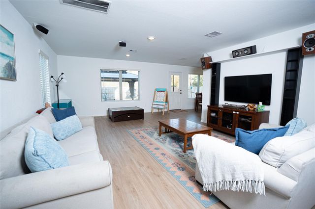 1511 Las Cuevas Drive, Conroe, TX 77301