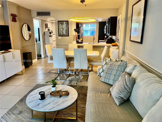 111 Royal Park Drive 1F, Oakland Park, FL 33309