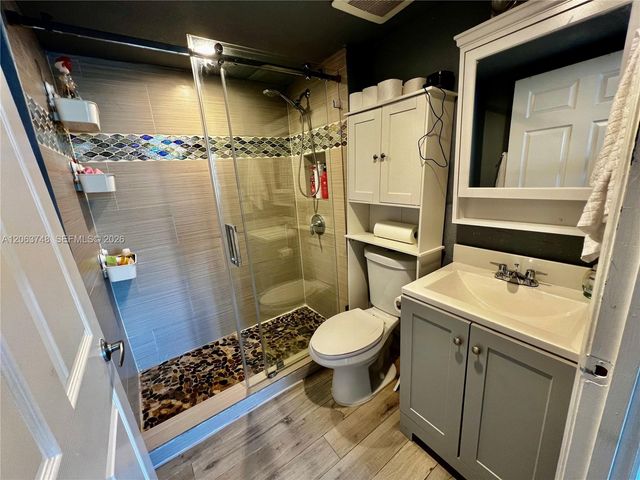 111 Royal Park Drive 1F, Oakland Park, FL 33309