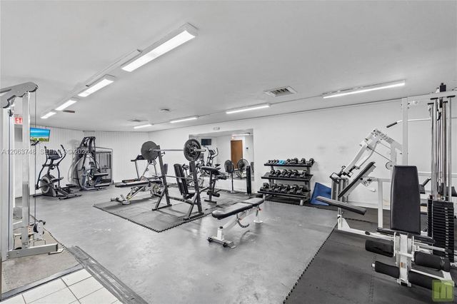 111 Royal Park Drive 1F, Oakland Park, FL 33309