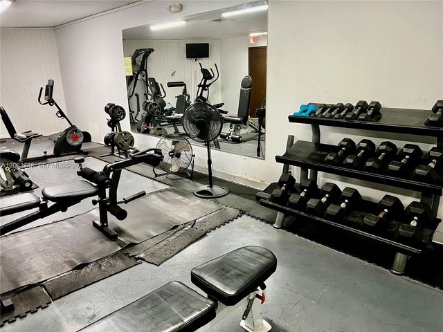 111 Royal Park Drive 1F, Oakland Park, FL 33309