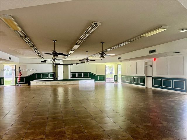 111 Royal Park Drive 1F, Oakland Park, FL 33309