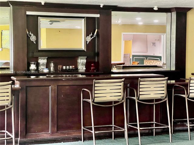 111 Royal Park Drive 1F, Oakland Park, FL 33309