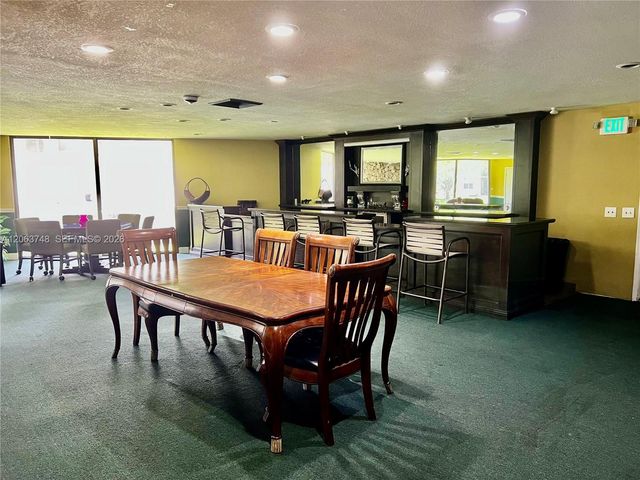 111 Royal Park Drive 1F, Oakland Park, FL 33309
