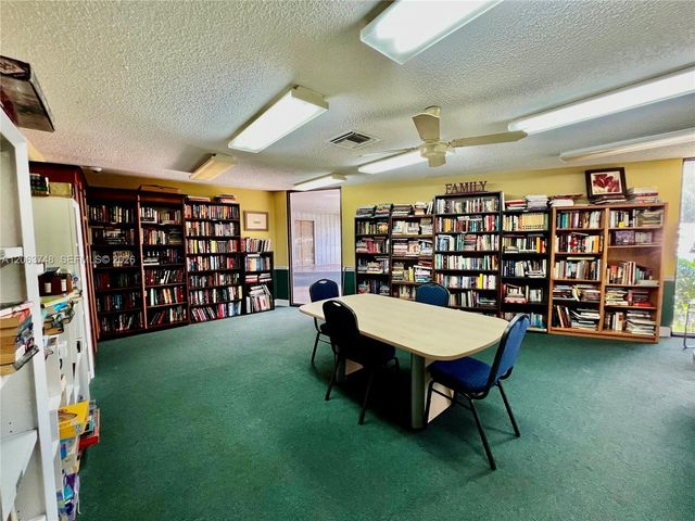 111 Royal Park Drive 1F, Oakland Park, FL 33309