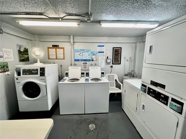 111 Royal Park Drive 1F, Oakland Park, FL 33309