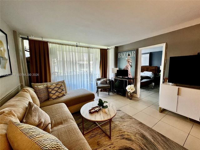 111 Royal Park Drive 1F, Oakland Park, FL 33309