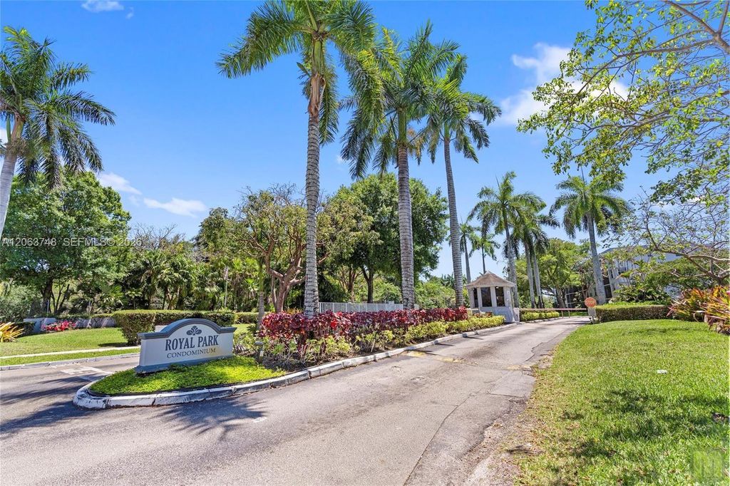 111 Royal Park Drive 1F, Oakland Park, FL 33309
