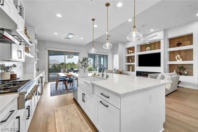 10170 Zeta Tucana Street, Las Vegas, NV 89143