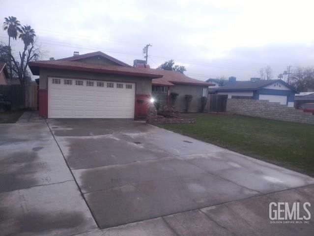 2309 Bradley Avenue, Bakersfield, CA 93304