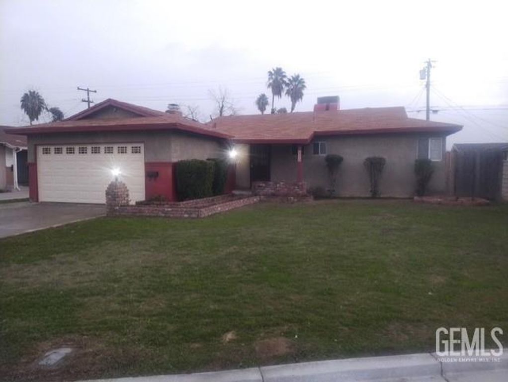 2309 Bradley Avenue, Bakersfield, CA 93304