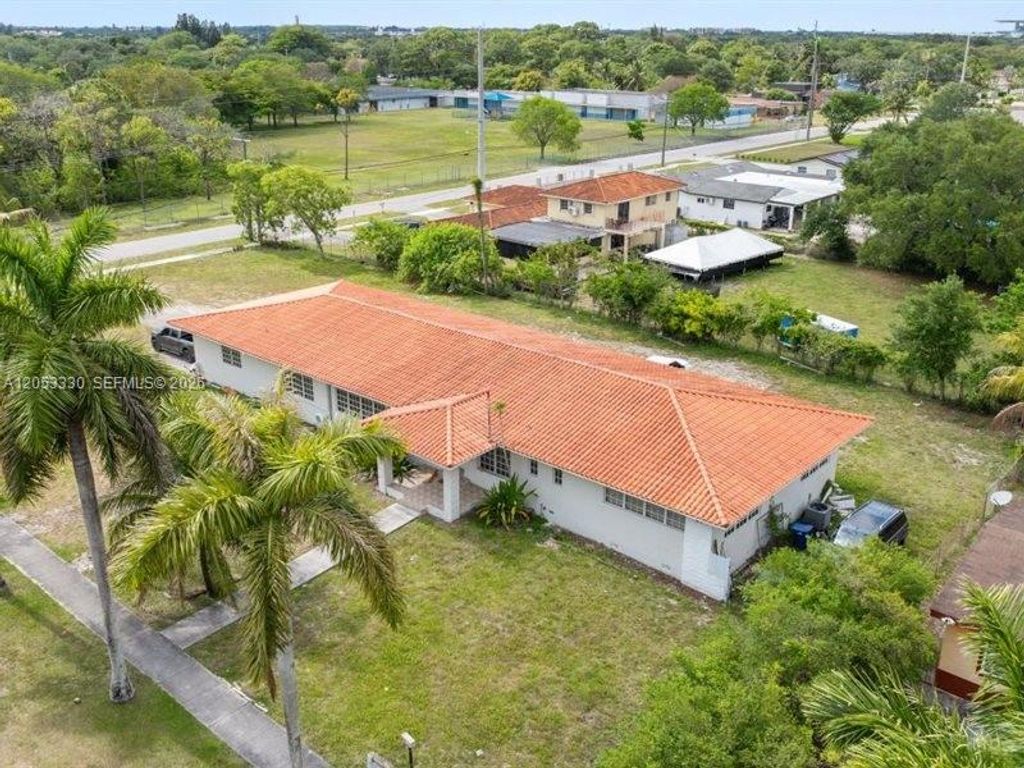 1895 NW 175th St, Miami Gardens, FL 33056