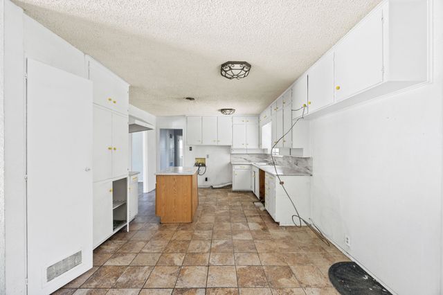 2136 Ridgeway Street, Arlington, TX 76010