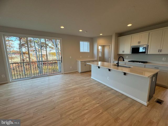 2484 SCOTCH BONNET DR, Winchester, VA 22603