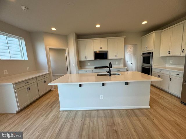 2484 SCOTCH BONNET DR, Winchester, VA 22603