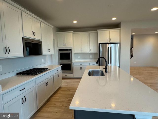 2484 SCOTCH BONNET DR, Winchester, VA 22603