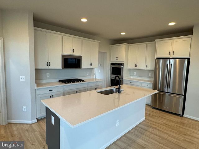 2484 SCOTCH BONNET DR, Winchester, VA 22603