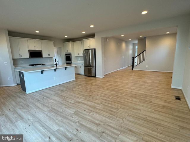 2484 SCOTCH BONNET DR, Winchester, VA 22603