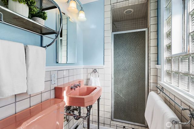 3604 SW Thistle Street, Seattle, WA 98126