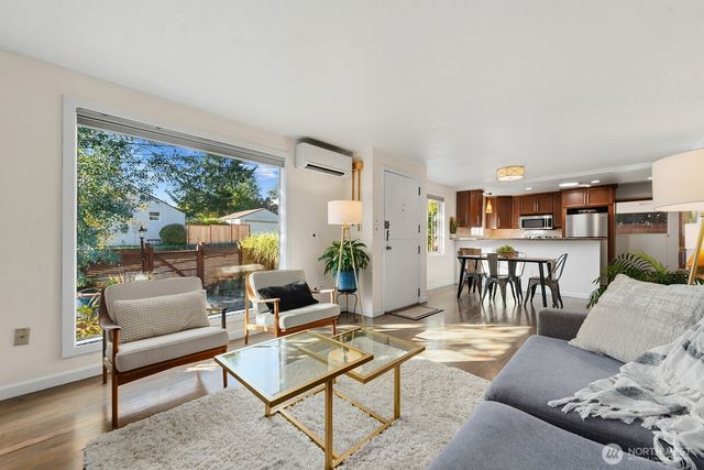 3604 SW Thistle Street, Seattle, WA 98126