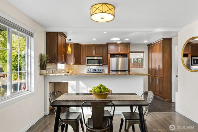 3604 SW Thistle Street, Seattle, WA 98126