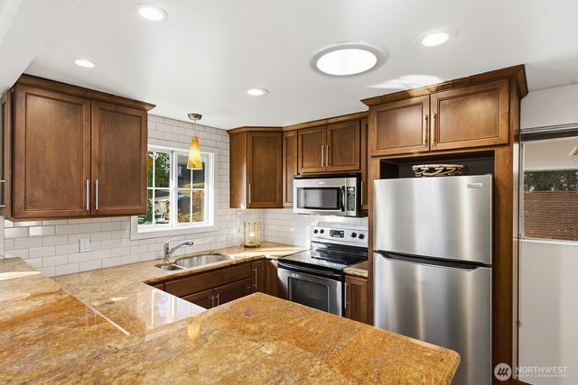 3604 SW Thistle Street, Seattle, WA 98126