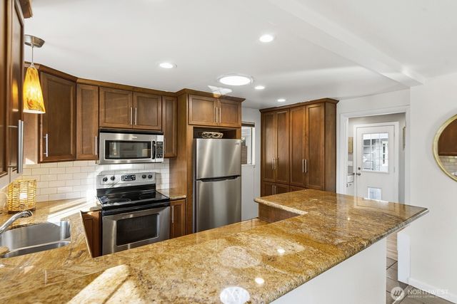 3604 SW Thistle Street, Seattle, WA 98126