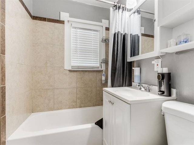 1000 N Locust Lane, Midwest City, OK 73110