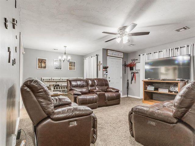 1000 N Locust Lane, Midwest City, OK 73110