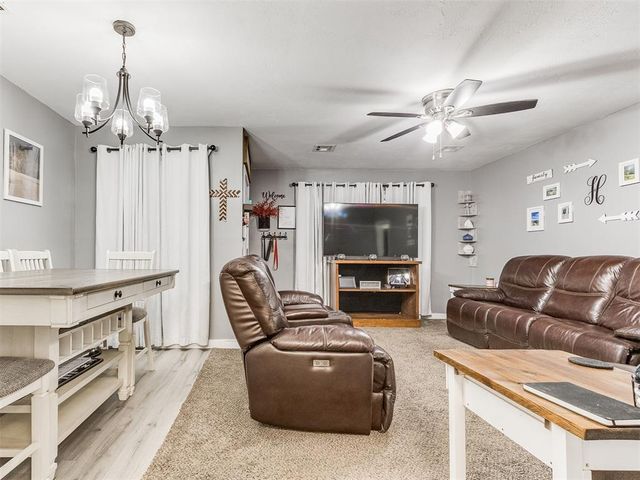 1000 N Locust Lane, Midwest City, OK 73110