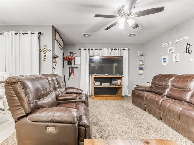 1000 N Locust Lane, Midwest City, OK 73110