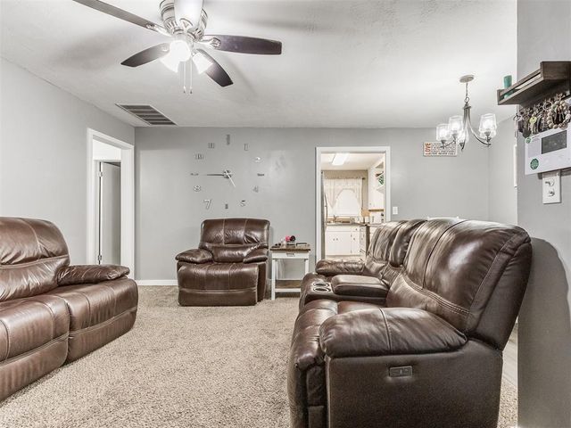 1000 N Locust Lane, Midwest City, OK 73110