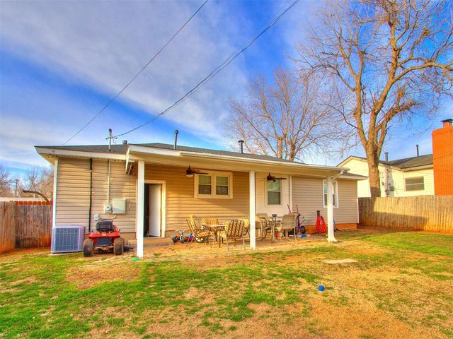 1000 N Locust Lane, Midwest City, OK 73110