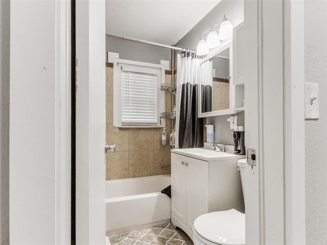 1000 N Locust Lane, Midwest City, OK 73110