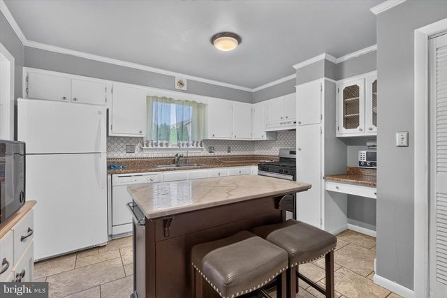 817 S PROGRESS AVE, Harrisburg, PA 17111