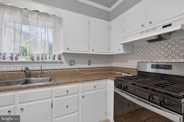 817 S PROGRESS AVE, Harrisburg, PA 17111