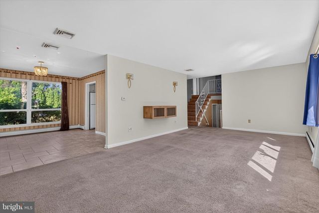 817 S PROGRESS AVE, Harrisburg, PA 17111