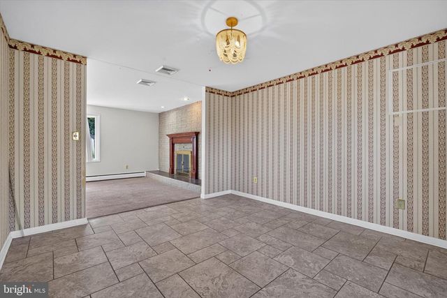 817 S PROGRESS AVE, Harrisburg, PA 17111